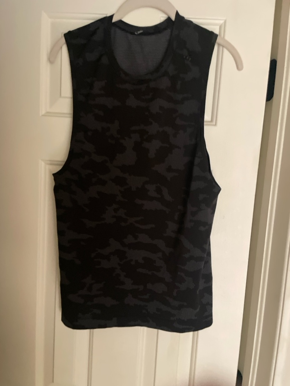 Lululemon camo size small tank men’s